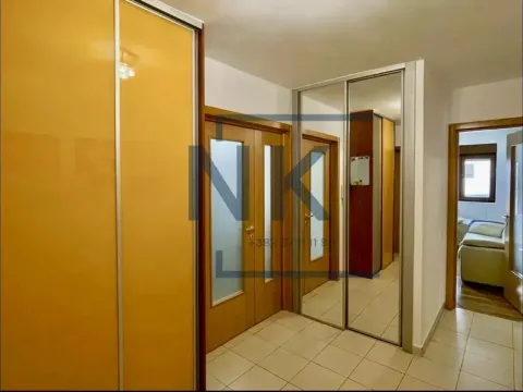 Prodaja, trosoban stan, 103m², Stari Aerodrom, Podgorica - image 8