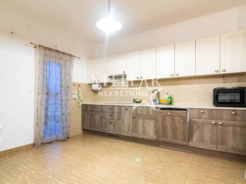 Izdavanje, kuća, 170m², Jastreb, Danilovgrad - image 3