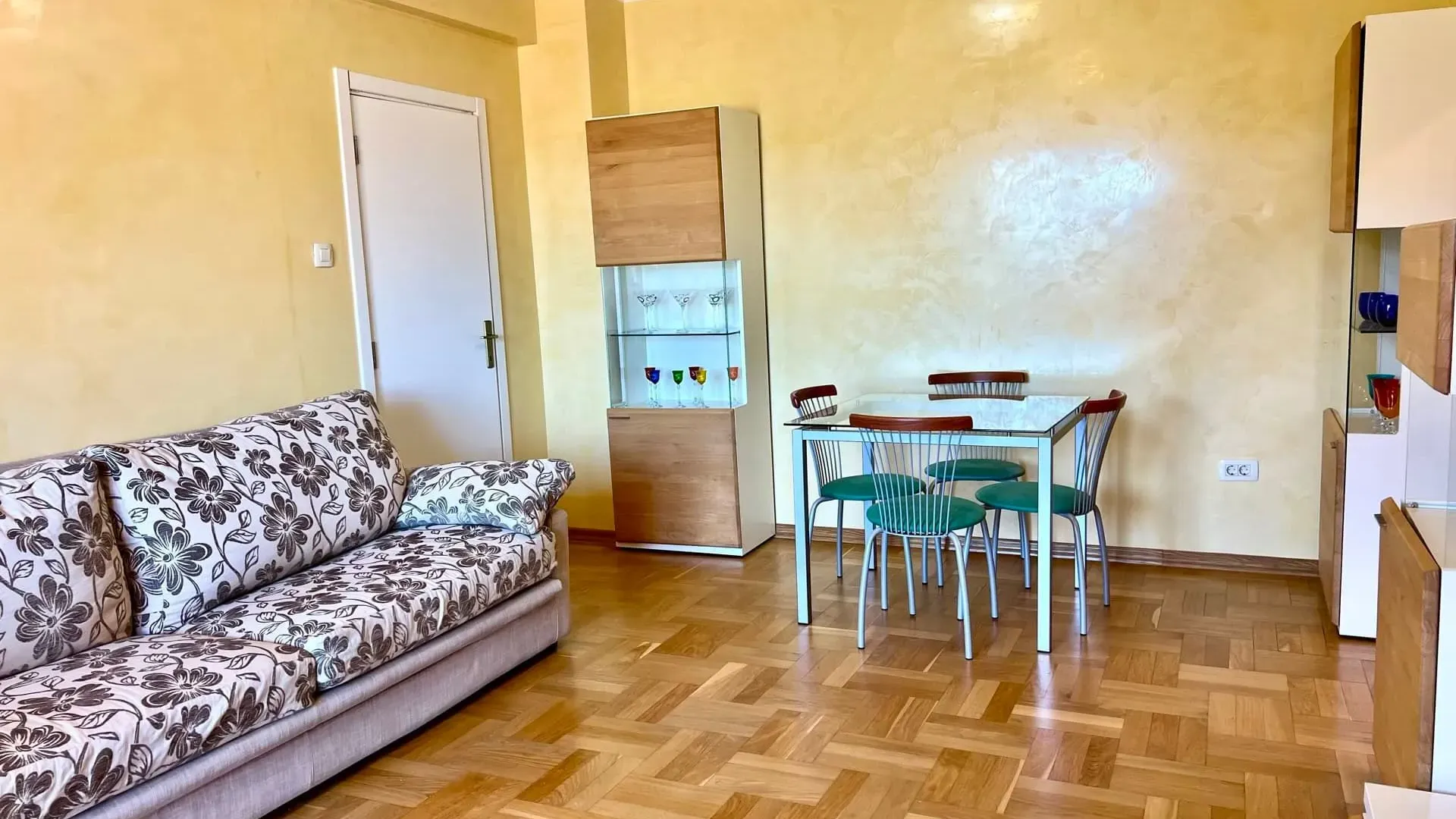 Sale, three bedroom apartment, 102m², Petrovac, Budva