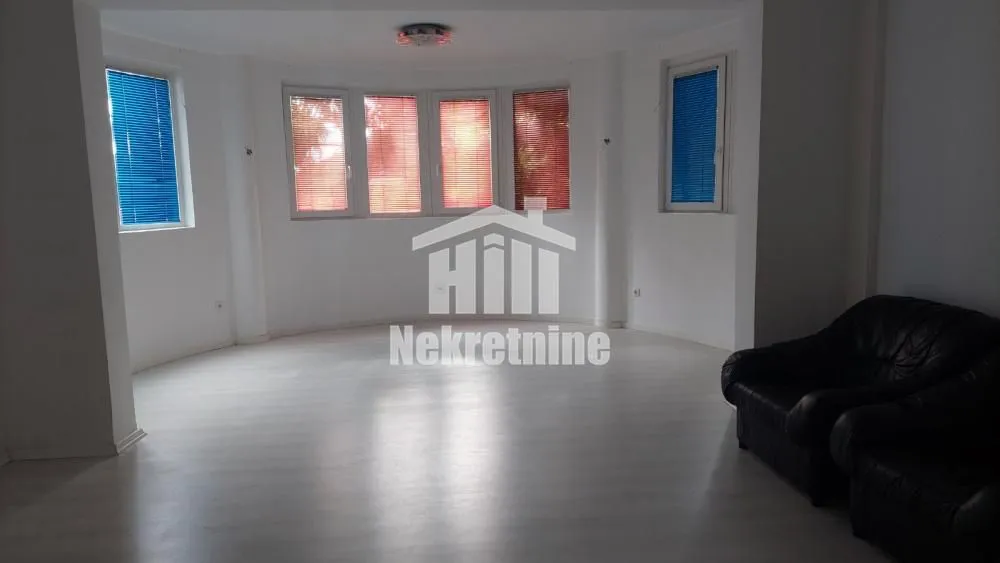 Rent, house, 180m², Čukarica, Beograd