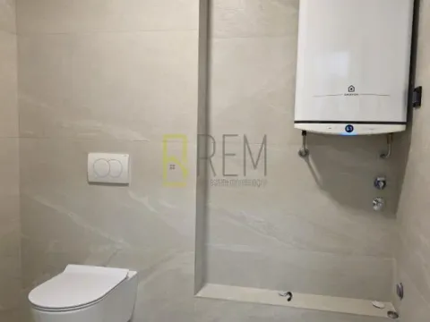 Izdavanje, trosoban stan, 163m², Dalmatinska ulica, Podgorica - image 18