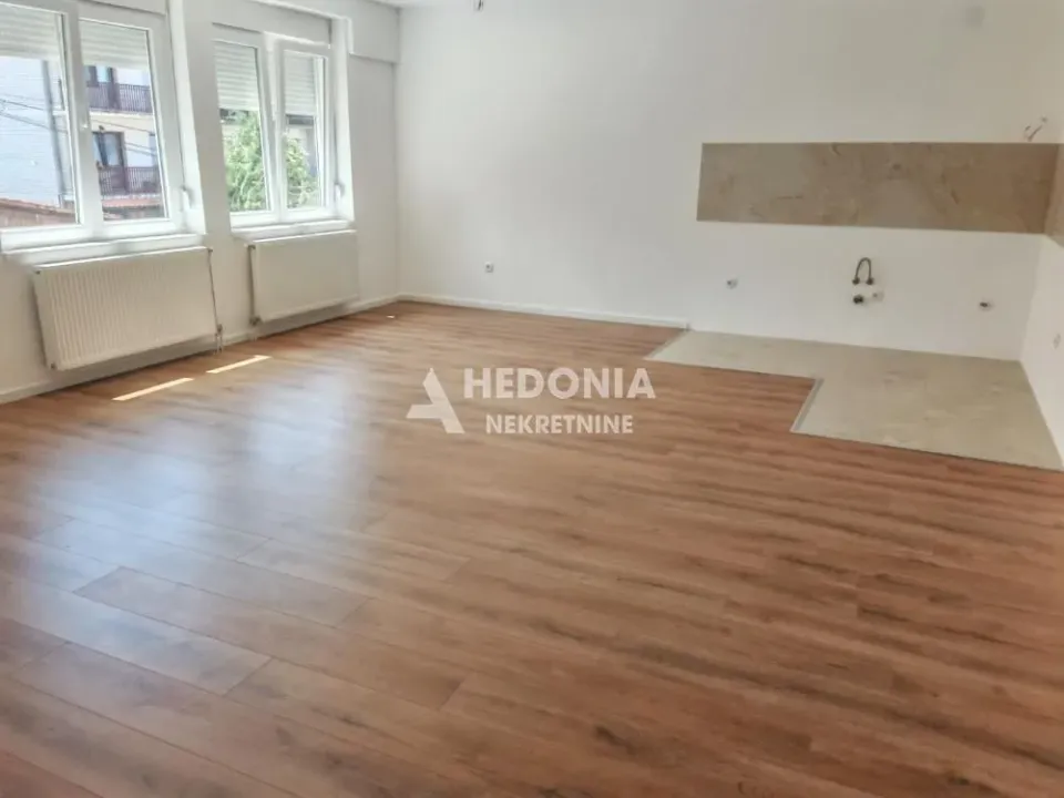 Sale, four bedroom apartment, 95m², Sremčica, Beograd