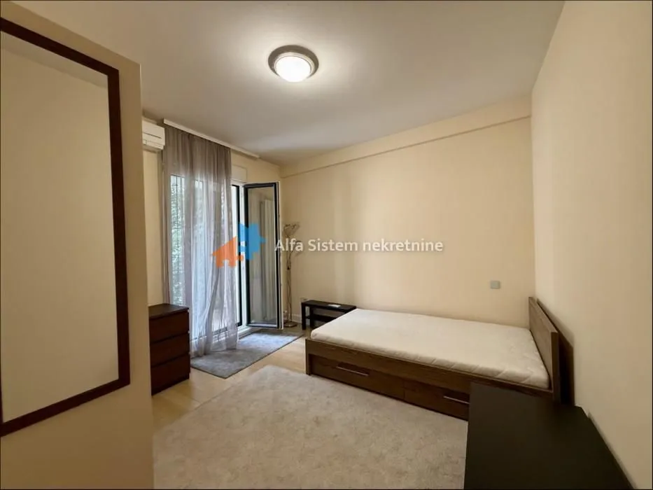 Rent, four bedroom apartment, 185m², Neimar, Vračar Sve Podlokacije