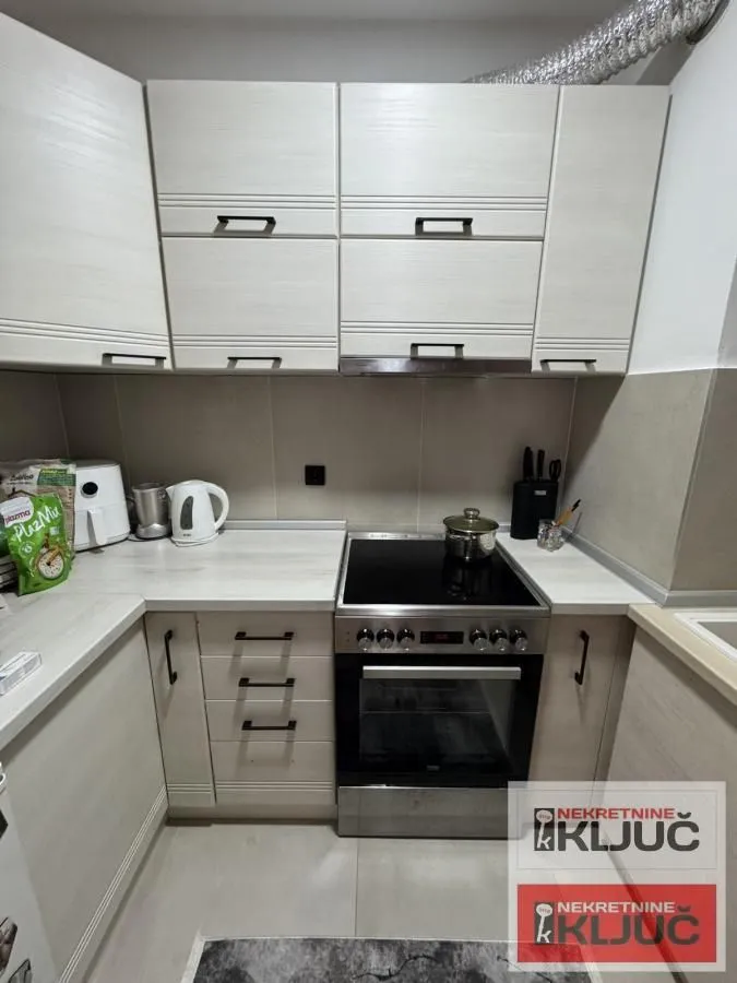 Prodaja, trosoban stan, 80m², Nova Detelinara, Novi Sad Sve Podlokacije