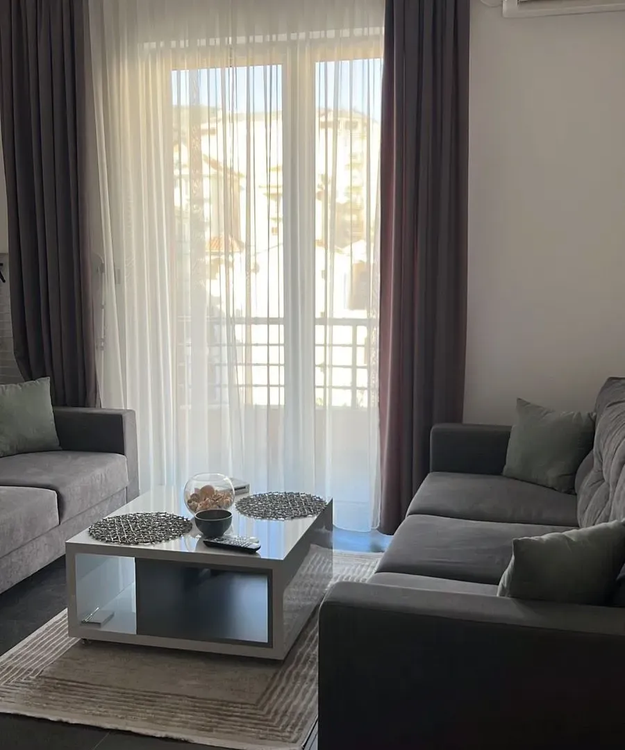 Izdavanje, jednosoban stan, 43m², Budva, Crna Gora