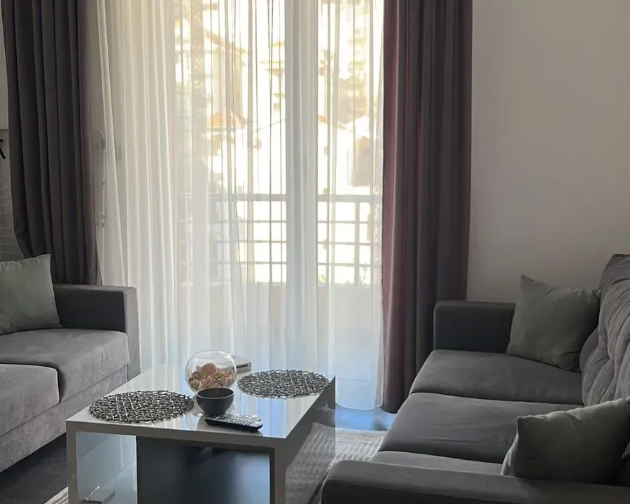 Izdavanje, jednosoban stan, 43m², Budva, Crna Gora