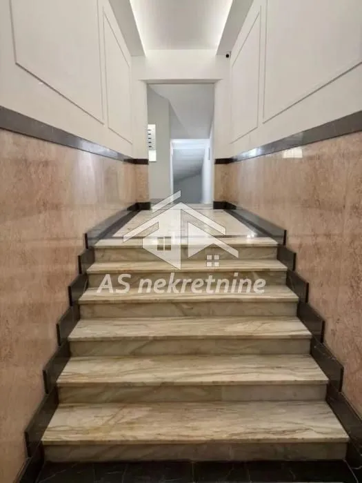 Izdavanje, dvosoban stan, 65m², Kalenić Pijaca, Vračar Sve Podlokacije