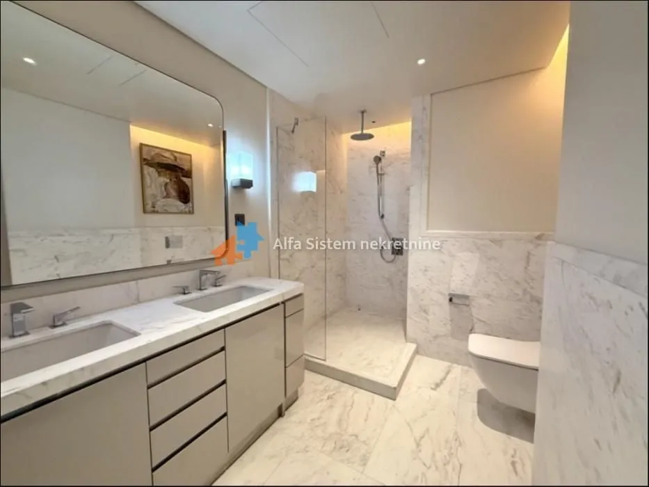 Izdavanje, trosoban stan, 98m², Savski Venac, Beograd