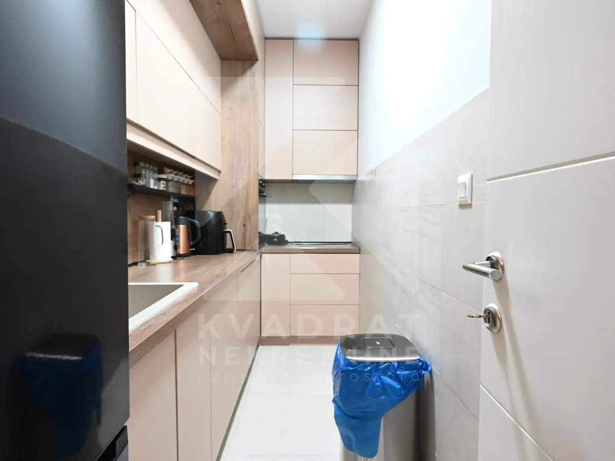 Izdavanje, dvosoban stan, 66m², Centar, Podgorica