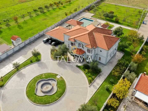 Prodaja, kuća, 560m², Begovina, Danilovgrad - image 3