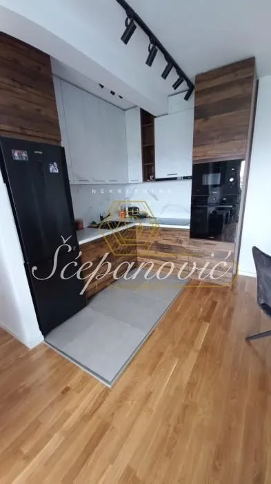 Prodaja, trosoban stan, 55m², Novo naselje, Novi Sad