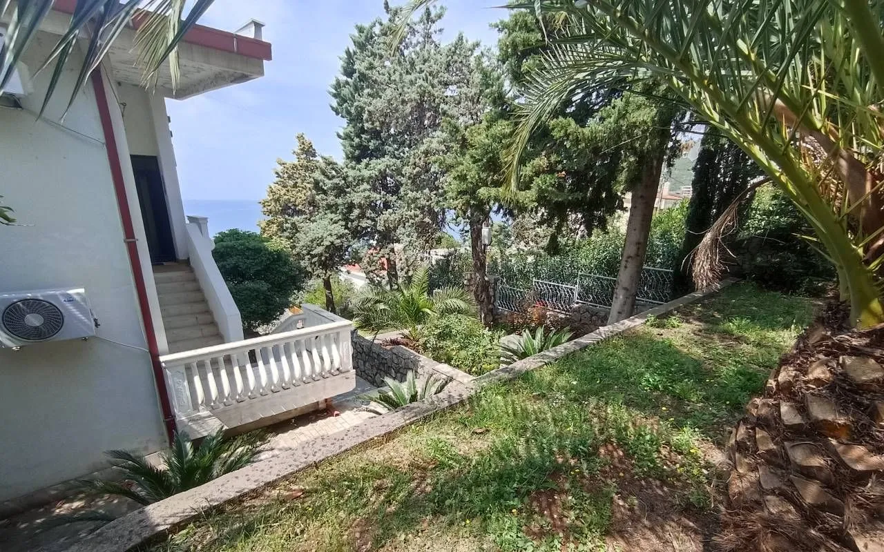 Rent, house, 100m², Dobra Voda, Budva