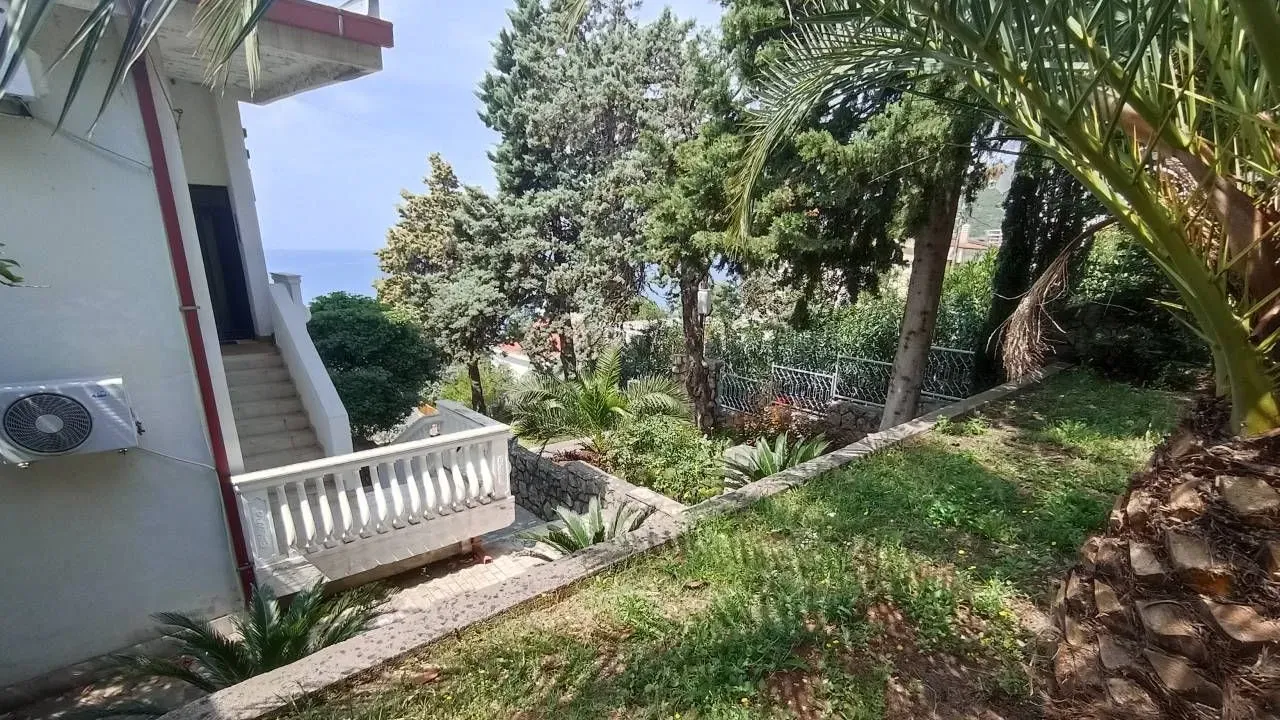 Rent, house, 100m², Dobra Voda, Budva