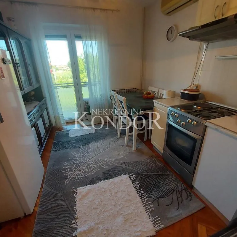 Prodaja, kuća, 250m², Stari Banovci, Stara Pazova