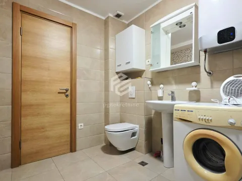 Rent, one bedroom apartment, 52m², Pobrežje, Podgorica - image 11