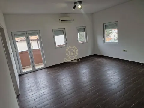 Sale, three bedroom apartment, 69m², Medijana, Niš - image 2