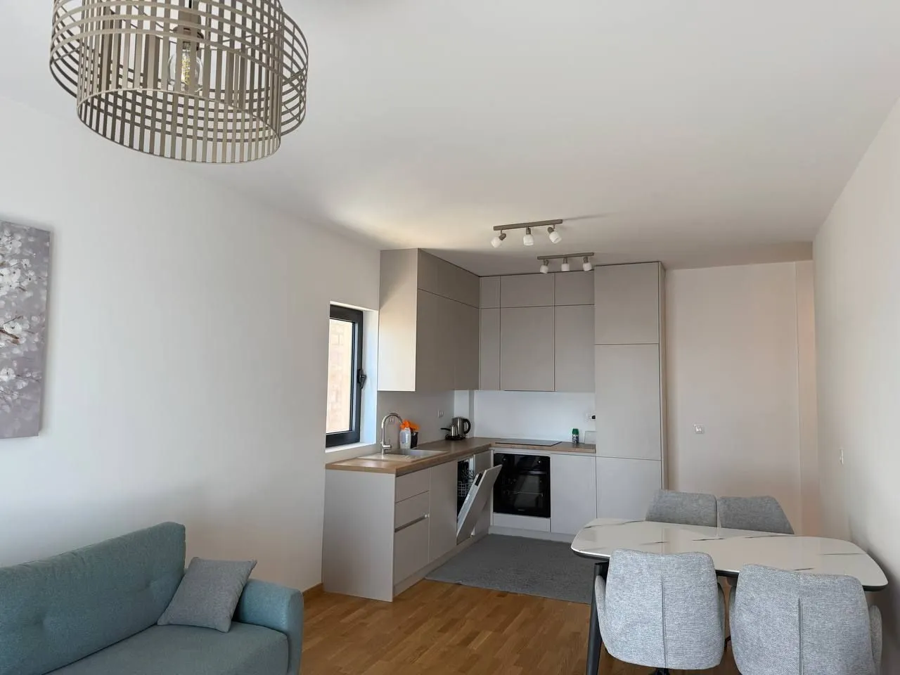 Rent, two bedroom apartment, 58m², Bečići, Budva