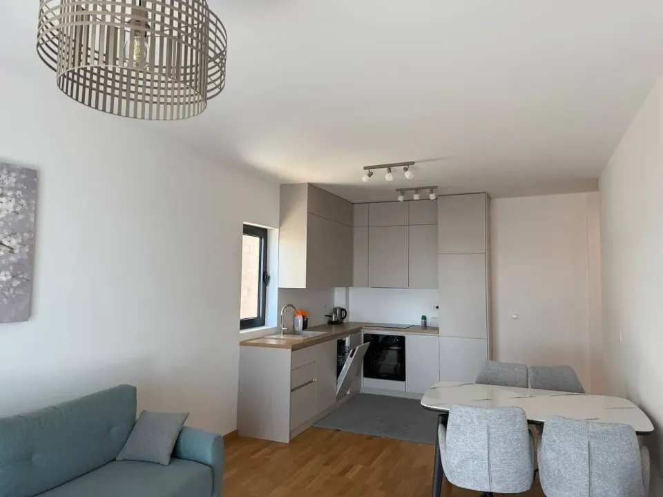 Rent, two bedroom apartment, 58m², Bečići, Budva