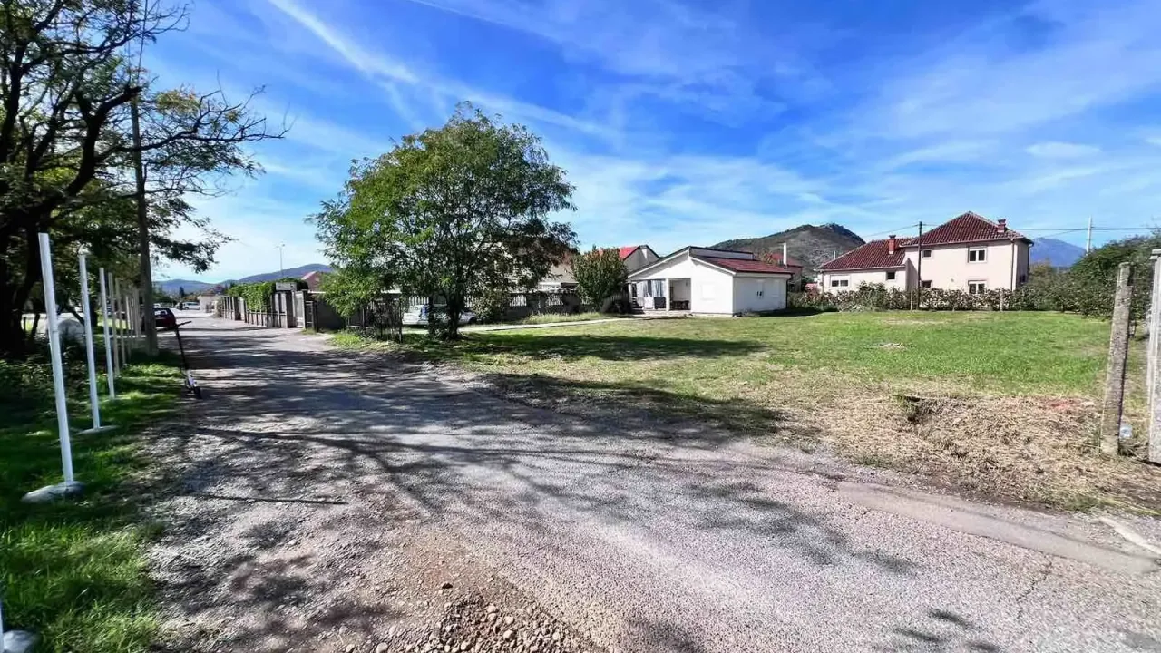 Prodaja, plac, 700m², Gornja Gorica, Podgorica