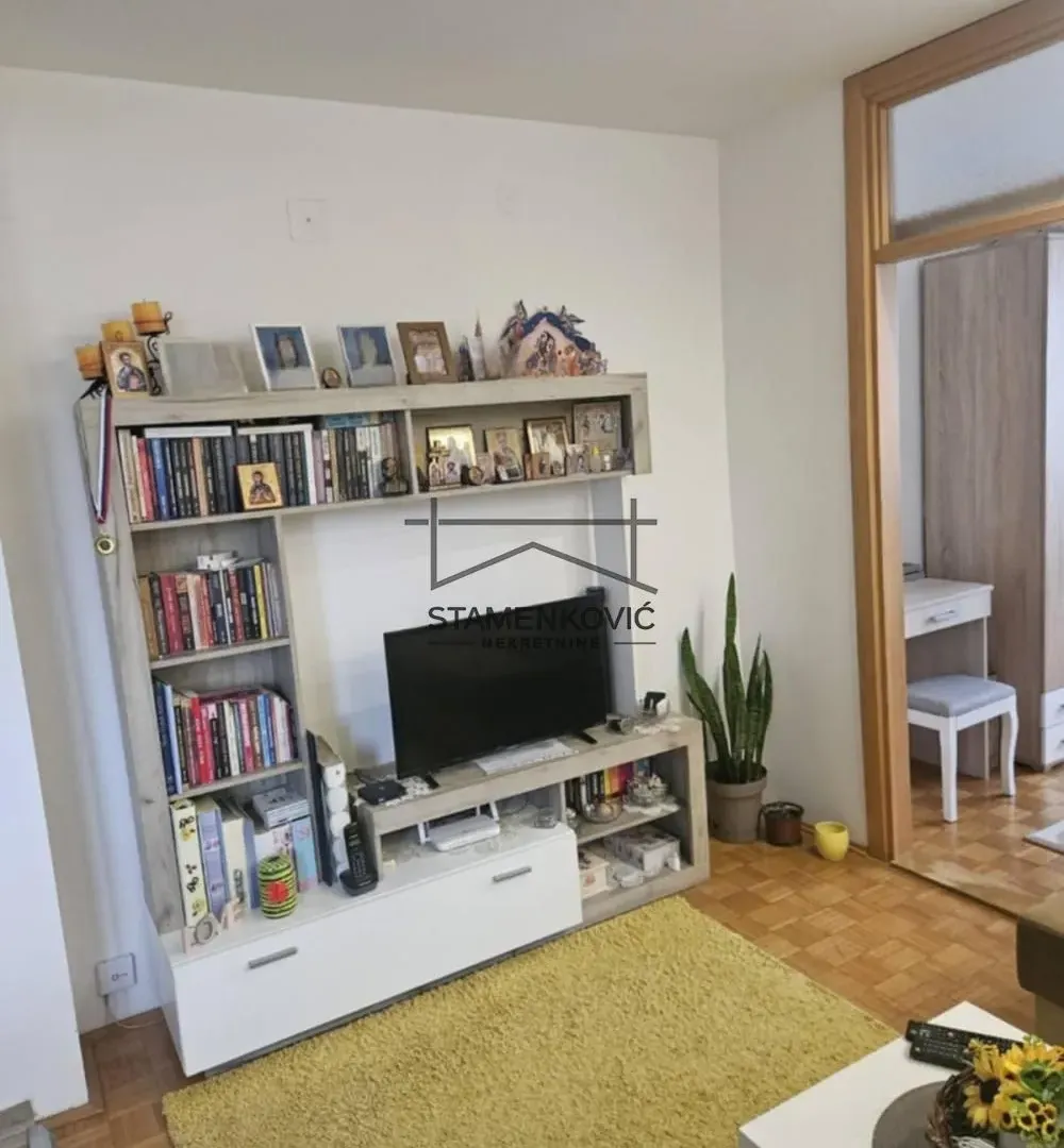 Prodaja, trosoban stan, 56m², Železnička Stanica, Novi Sad Sve Podlokacije