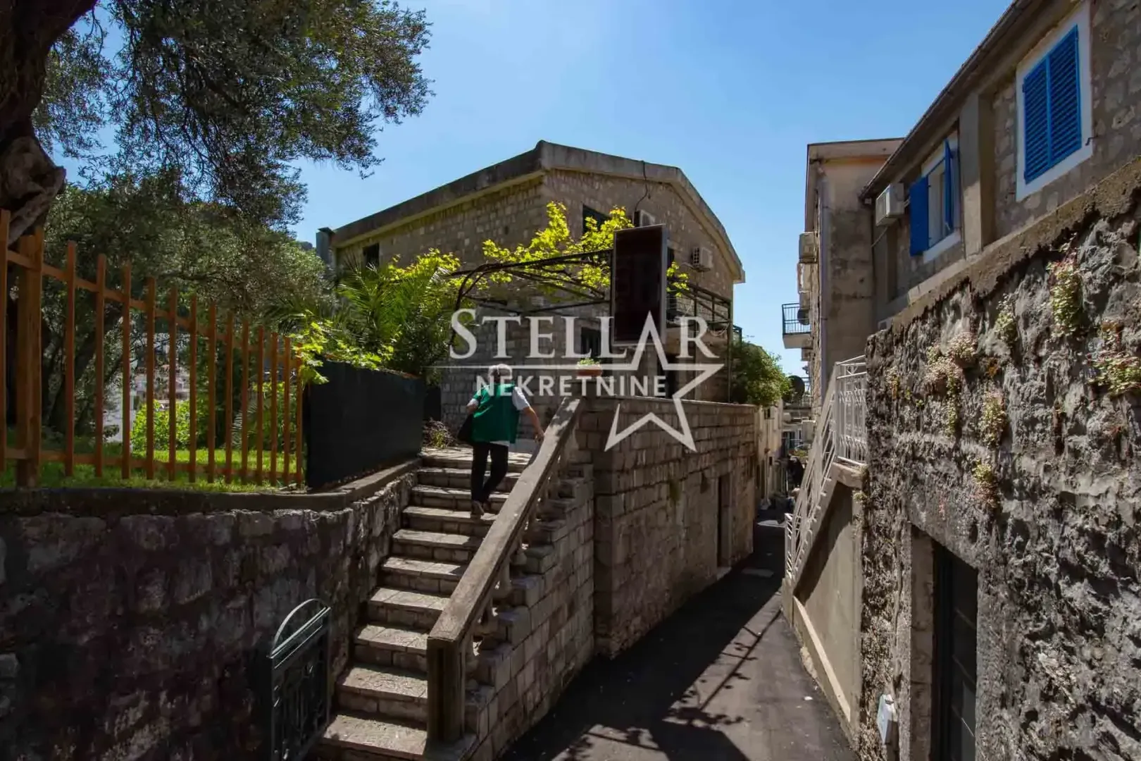 Rent, house, 200m², Rafailovići, Budva