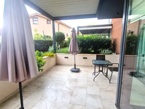 Sale, apartment, 63m², Tivat, Crna Gora - image 2