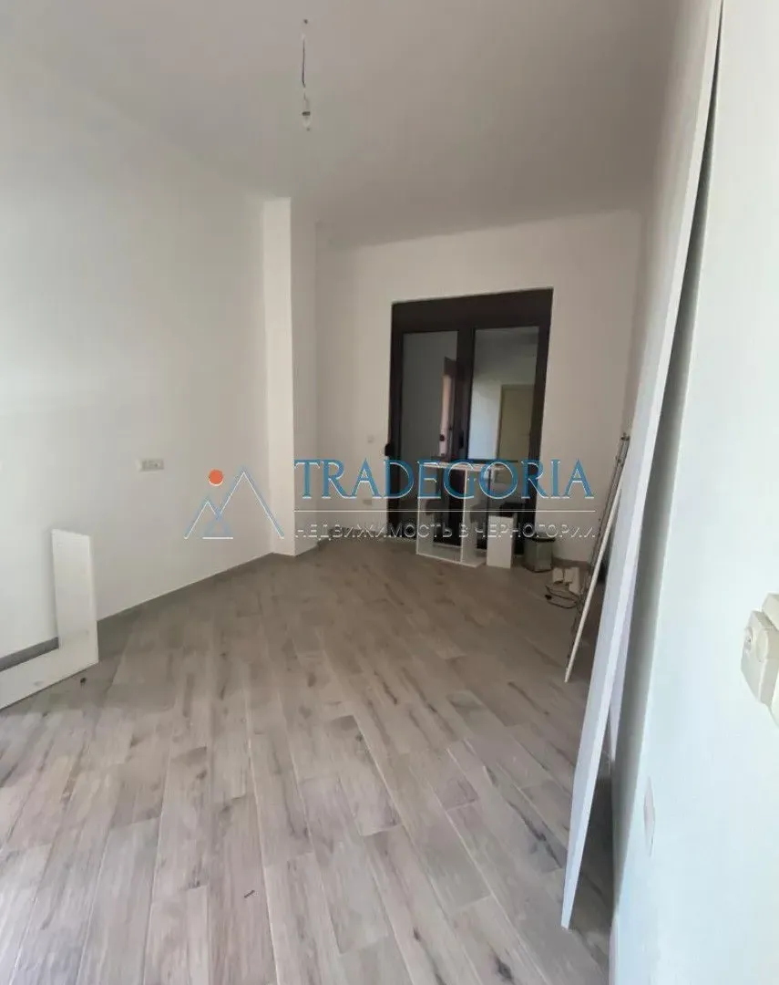 Prodaja, trosoban stan, 227m², Dobra Voda, Bar