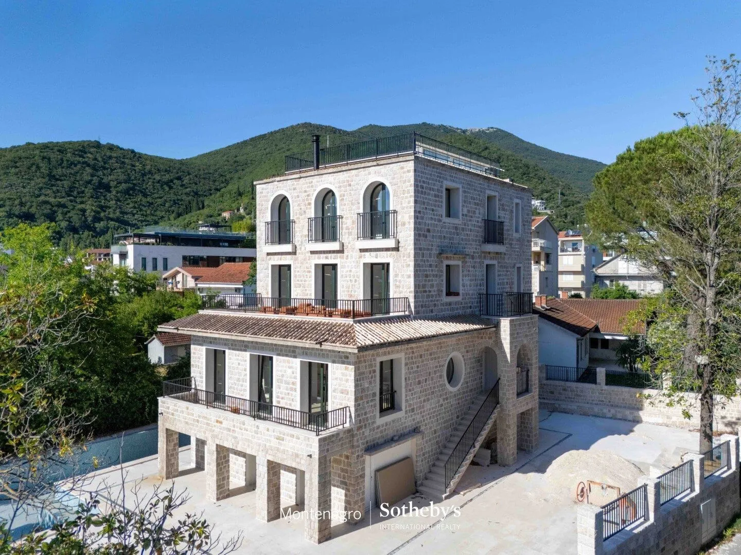 Prodaja, kuća, 410m², Donja Lastva, Tivat