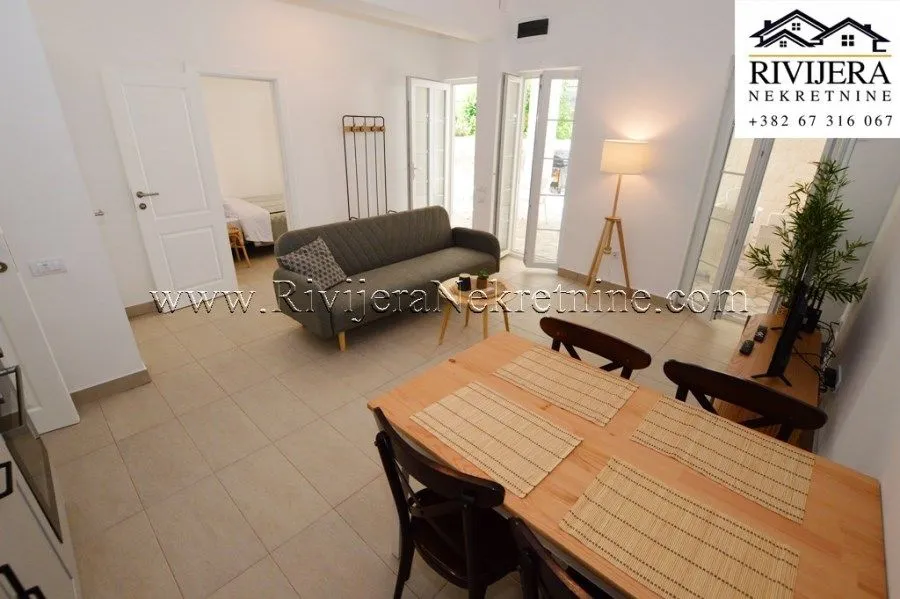 Prodaja, dvosoban stan, 70m², Baošići, Herceg Novi