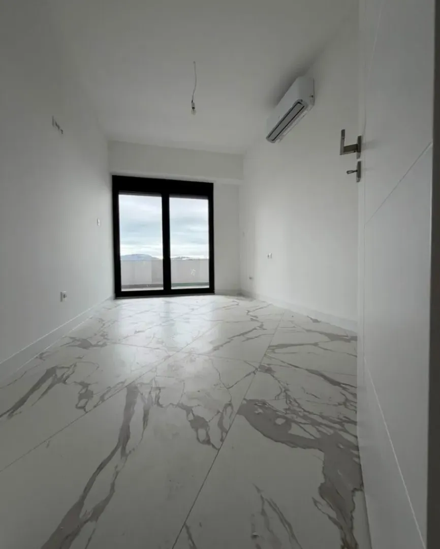 Sale, two bedroom apartment, 84m², Centar, Bar