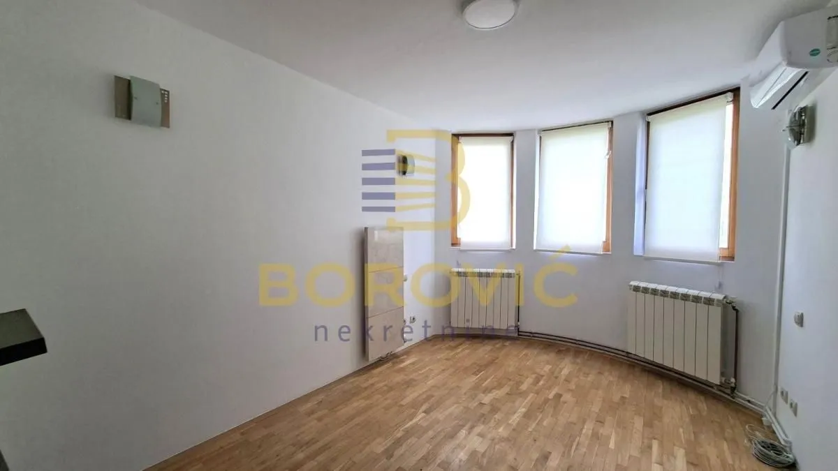 Rent, office space, 92m², Šumice, Beograd