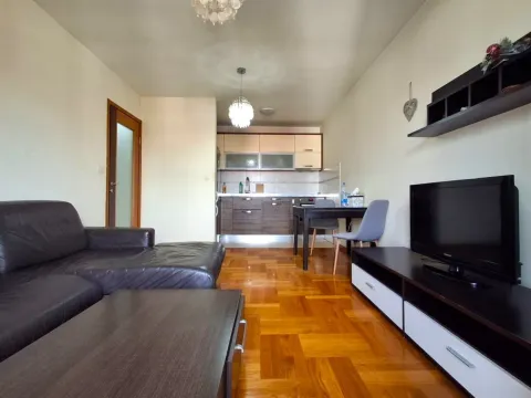 Rent, apartment, 68m², Stari Aerodrom, Podgorica - image 3