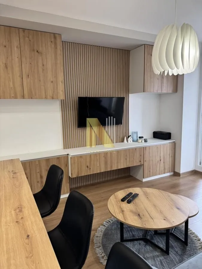 Izdavanje, dvosoban stan, 45m², Novi Sad, Srbija