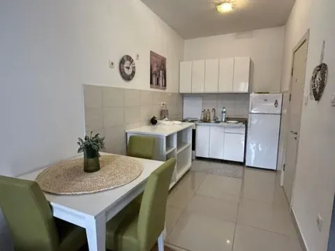 Rent, two bedroom apartment, 70m², City Kvart, Podgorica - image 9