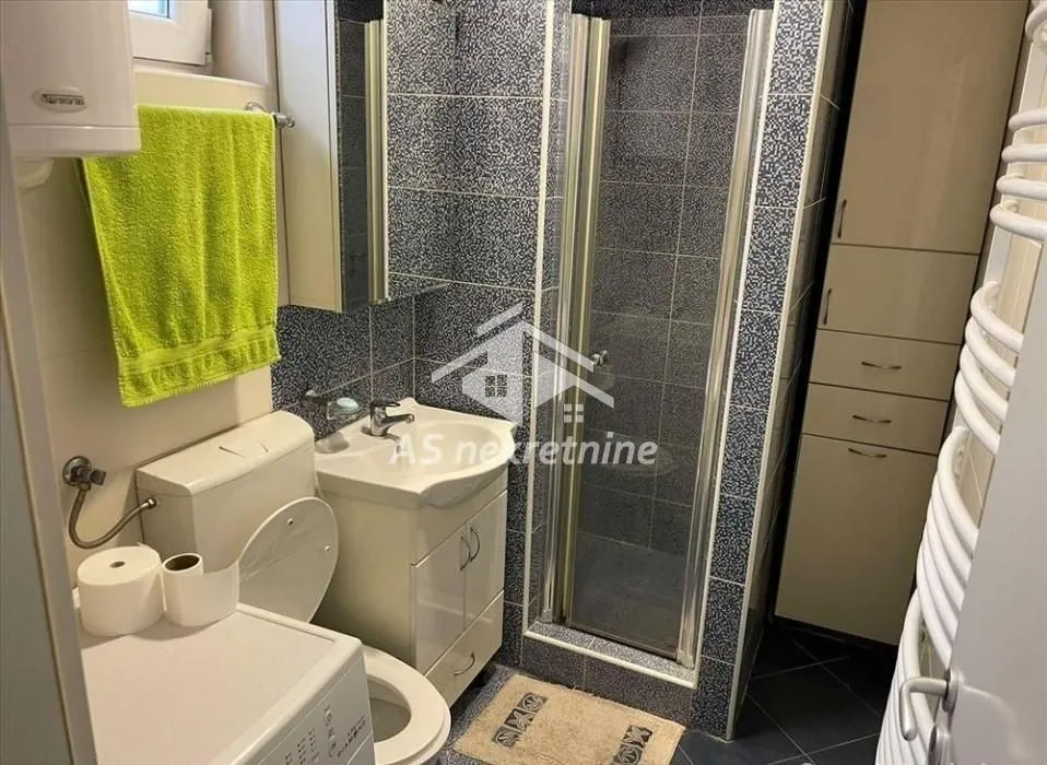 Izdavanje, trosoban stan, 68m², Zvezdara Sve Podlokacije, Beograd