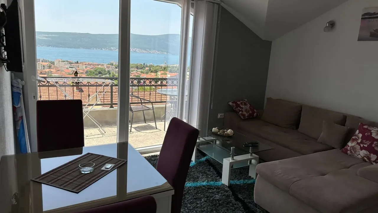Izdavanje, jednosoban stan, 40m², Mažina, Tivat