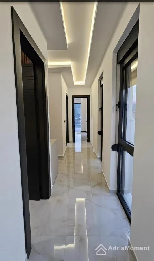 Prodaja, kuća, 178m², Kamenari, Herceg Novi