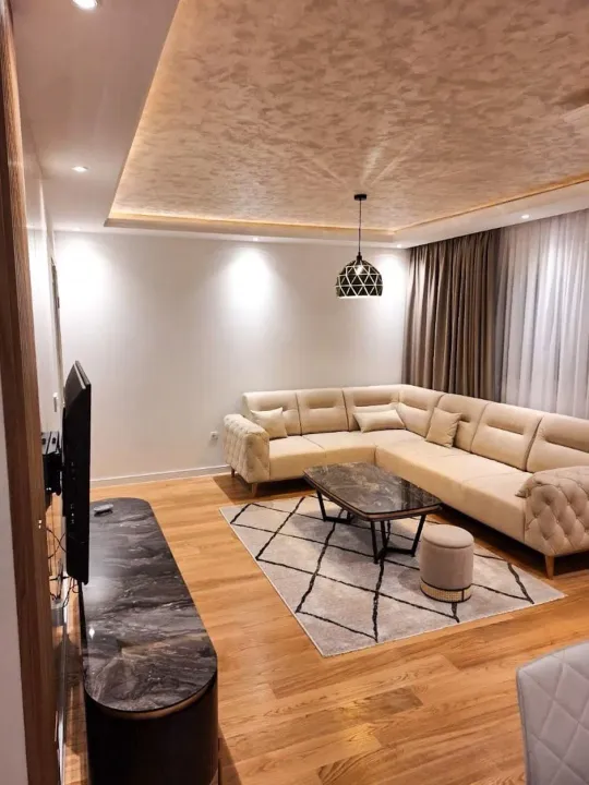 Izdavanje, trosoban stan, 94m², Central Point, Podgorica