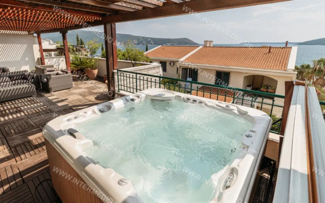 Prodaja, petosoban stan, 334m², Savina, Herceg Novi
