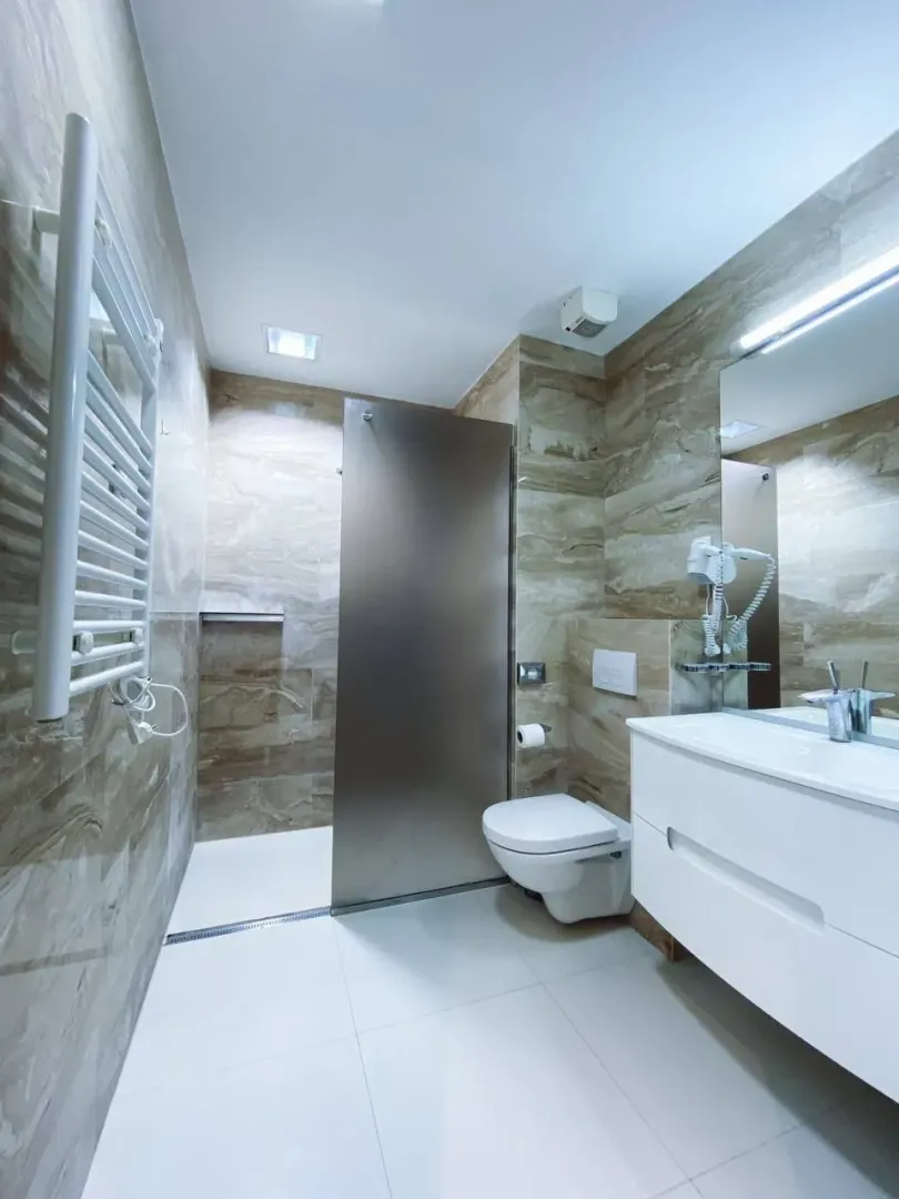 Prodaja, dvosoban stan, 77m², Tre Canne, Budva
