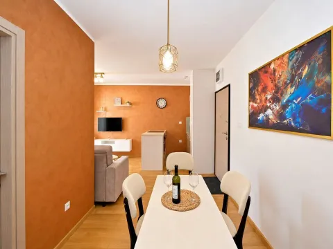 Rent, two bedroom apartment, 55m², Budva, Crna Gora - image 2