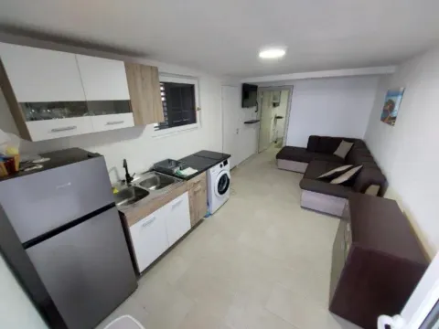 Izdavanje, jednosoban stan, 35m², Sveti Stefan, Budva - image 8