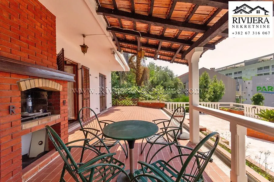 Prodaja, kuća, 184m², Bijela, Herceg Novi