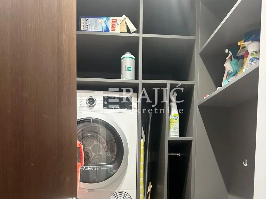 Rent, four bedroom apartment, 136m², Vračar Hram, Vračar Sve Podlokacije