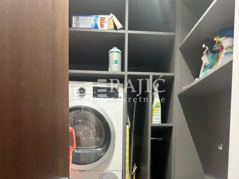 Rent, four bedroom apartment, 136m², Vračar Hram, Vračar Sve Podlokacije - image 10