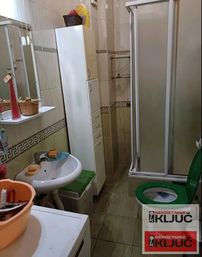 Izdavanje, jednosoban stan, 40m², Grbavica, Novi Sad Sve Podlokacije