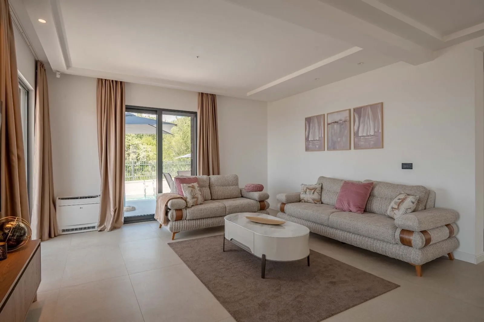 Sale, house, 318m², Reževići, Budva