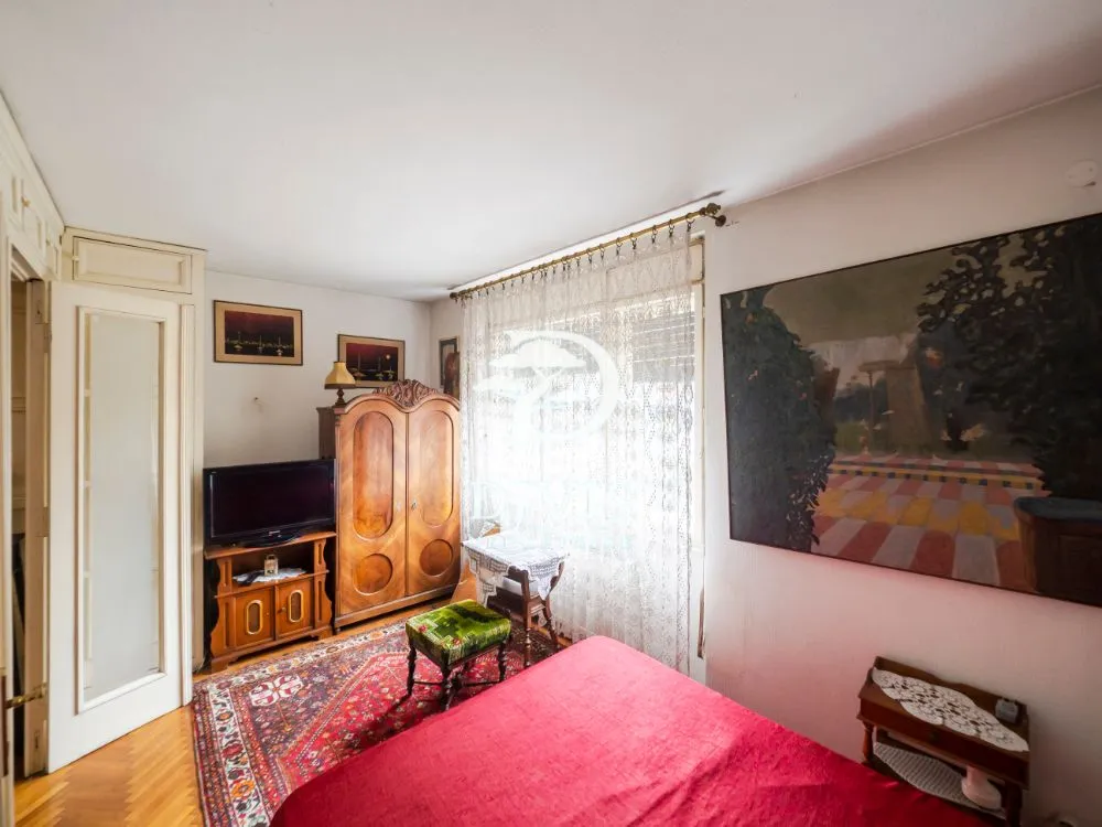 Prodaja, trosoban stan, 80m², Skadarlija, Beograd