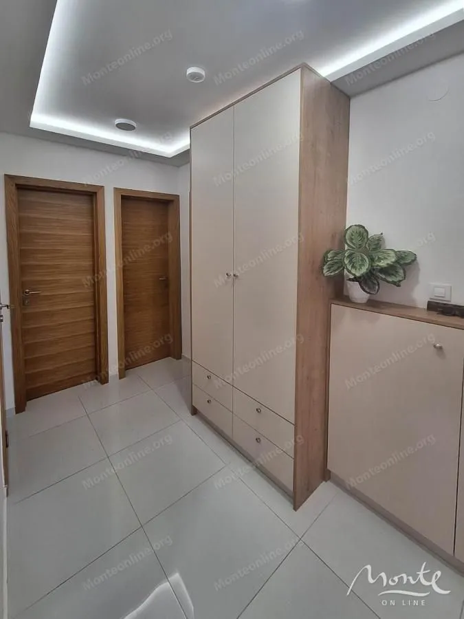Prodaja, trosoban stan, 89m², Podgorica, Crna Gora
