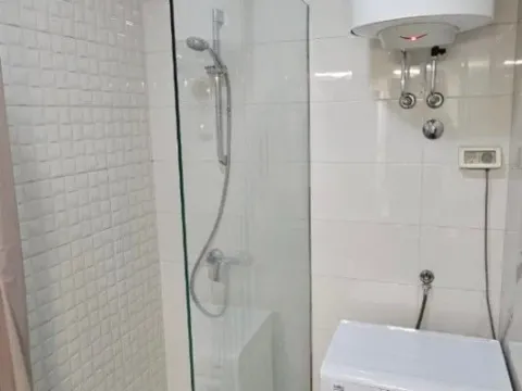 Izdavanje, jednosoban stan, 47m², City Kvart, Podgorica - image 9